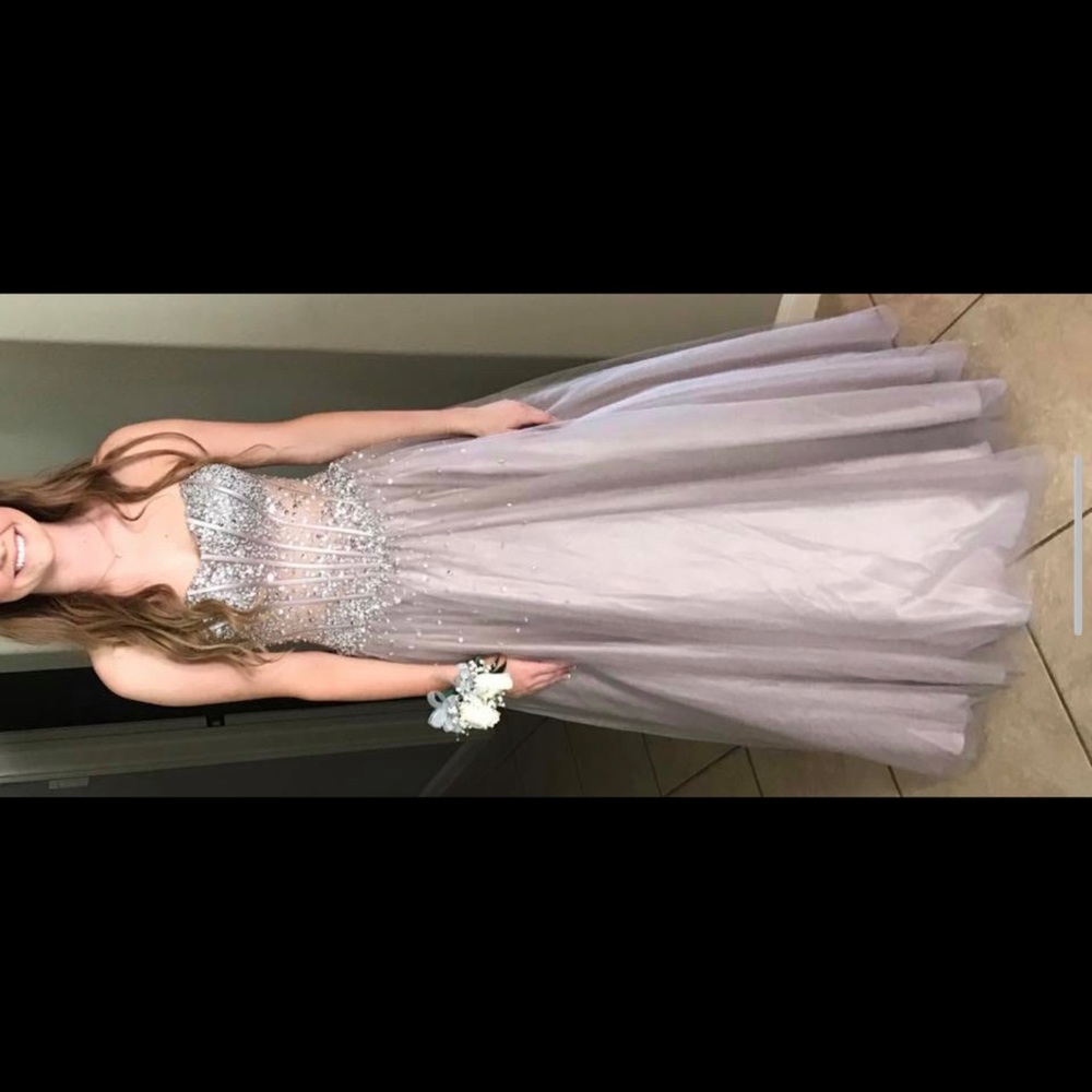 PROM DRESS - Picture 3 of 3